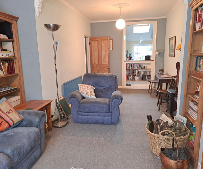 Swindon holiday home living room 2 6 x 5