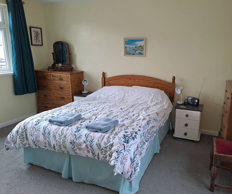 Swindon holiday home master bedroom 2 6 x 5